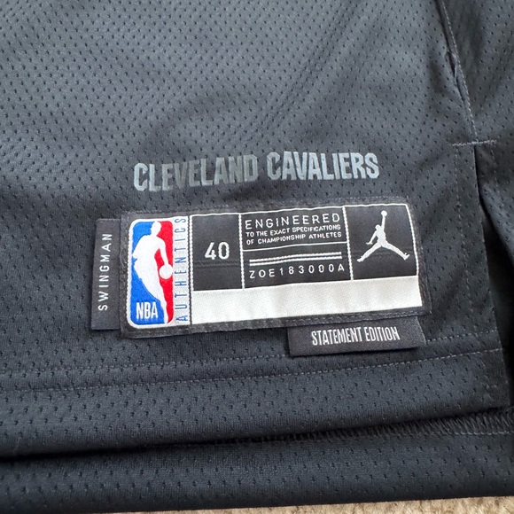 Cleveland Cavaliers Donovan Mitchell Edition Swingman Jersey - Size Small - Picture 5 of 5